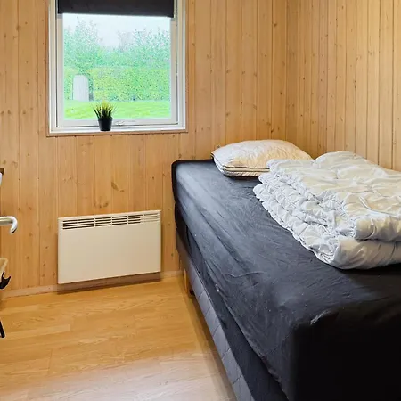 3 Bedroom Stunning In Сasa de vacaciones Hovborg
