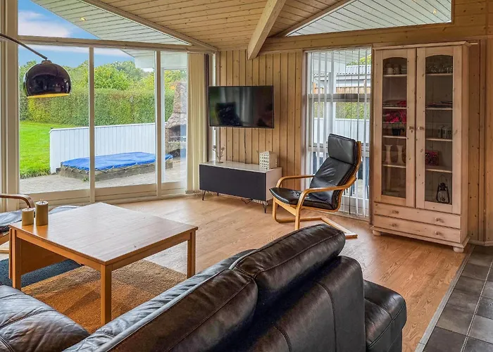 Semesterbostad 3 Bedroom Stunning In